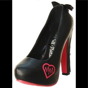 Metal Mulisha
Women's Heartbeat Pump- Never worn